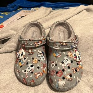 Disney Crocs Disney Parks Holiday 2021 Sherpa Lined Crocs Clogs